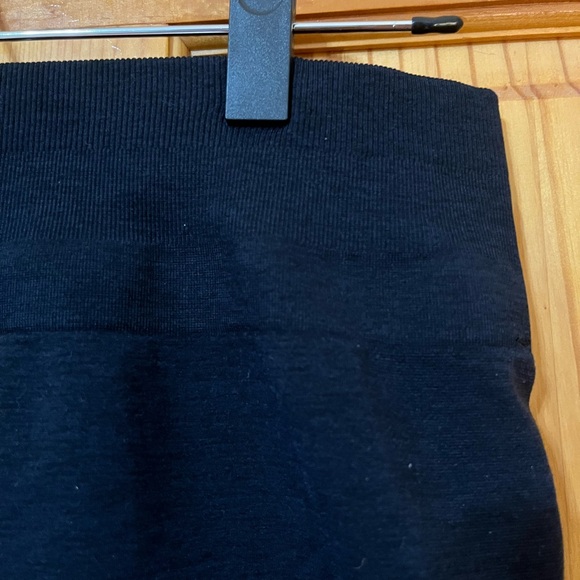 CELER Black High-Waisted Shorts - Picture 5 of 9